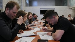 Корсаковцы писали «Диктант Победы»: акция объединила жителей округа на 25 площадках