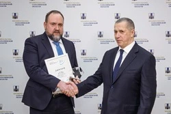 Юрий Трутнев наградил Сахалинский агропромышленный парк