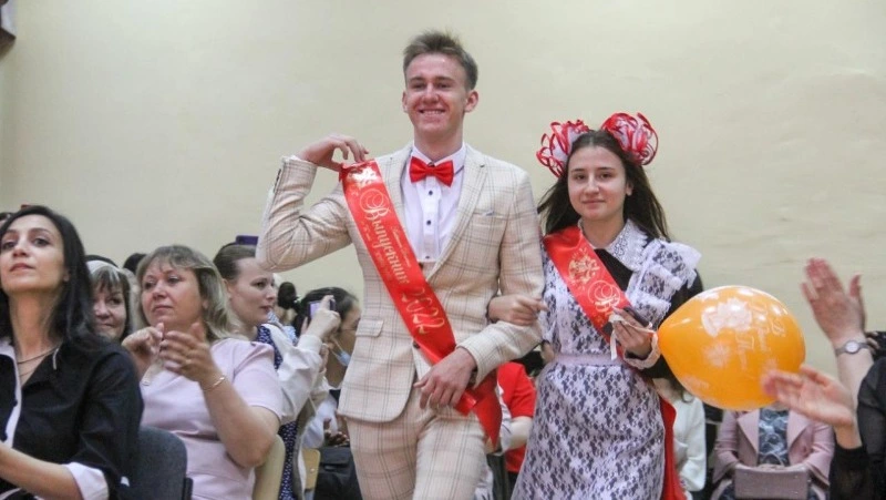 Желаем вам свершений и побед, вперёд идите, целей достигайте!