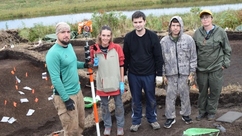 Археологи исследовали древнее поселение Аракуль-3 в Корсаковском районе