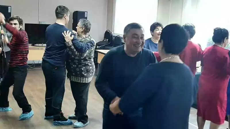 Общество инвалидов и клуб «Бархатный сезон»  отметили день матери