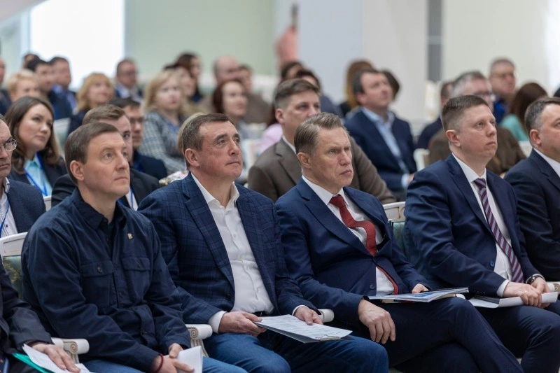 Власти привлекли еще 20 врачей на работу в больницах Сахалина и Курил