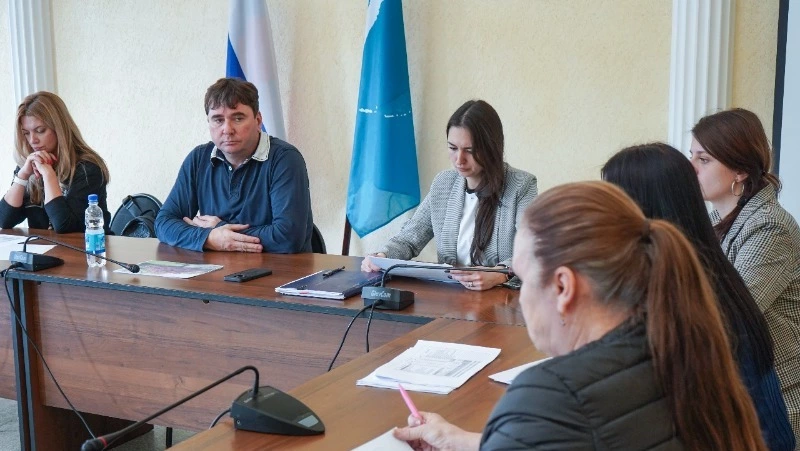 В Корсакове обсудили, какие деревья и цветы посадят на новой набережной