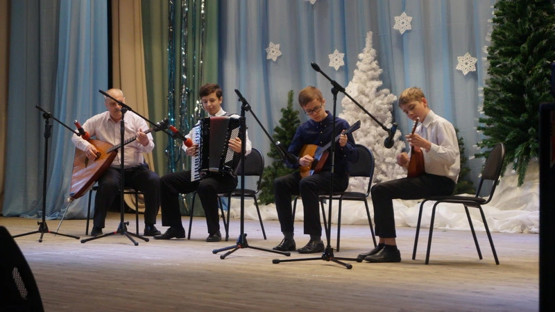 ПУСТЬ СИЯЕТ ЛЮБВИ ТОРЖЕСТВО!