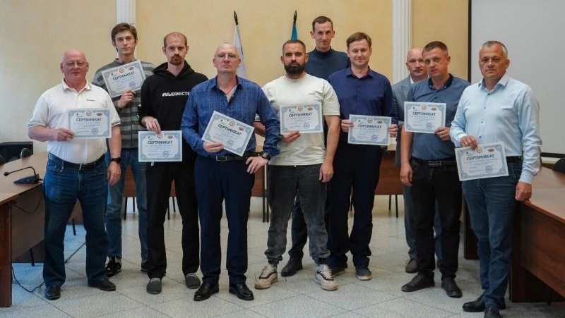 Жители Корсакова прошли курс военно-спортивной подготовки «Будь готов!»