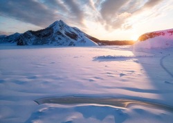 Зимние краски бухты Тихой: красивые фотографии с острова Сахалин 
