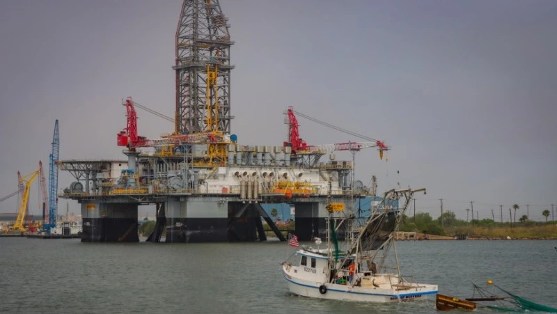 Правительство разрешило компании «НОВАТЭК» выкупить долю Shell в проекте «Сахалин-2»