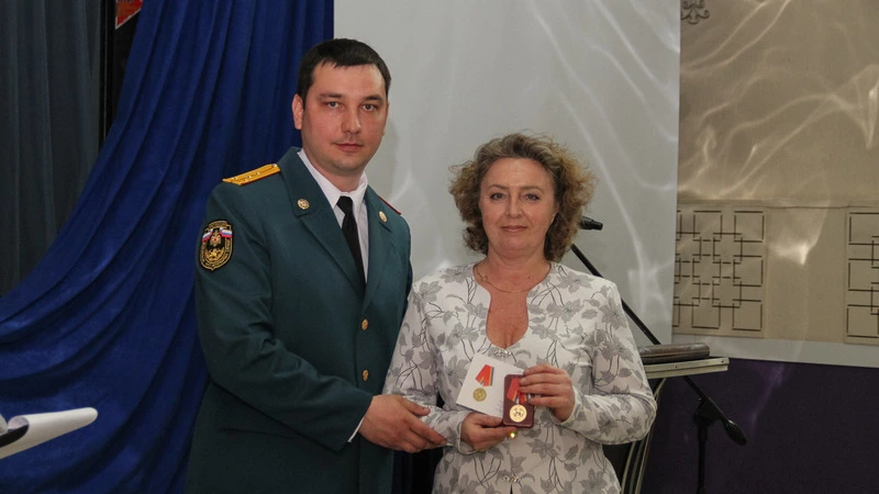 Герои мирных дней