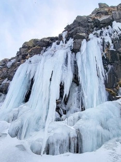 Ледопад на скалах острова Парамушир: красивые фотографии с Северных Курил