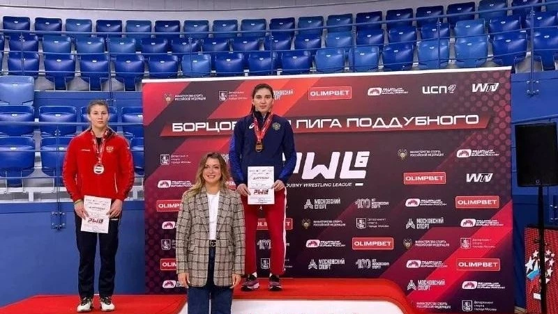 Спортсменка из Корсакова завоевала серебро международных соревнований по борьбе 
