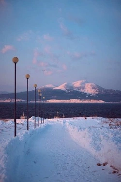 Утро в Южно-Курильской бухте в преддверии шторма: красивые фотографии с Курил