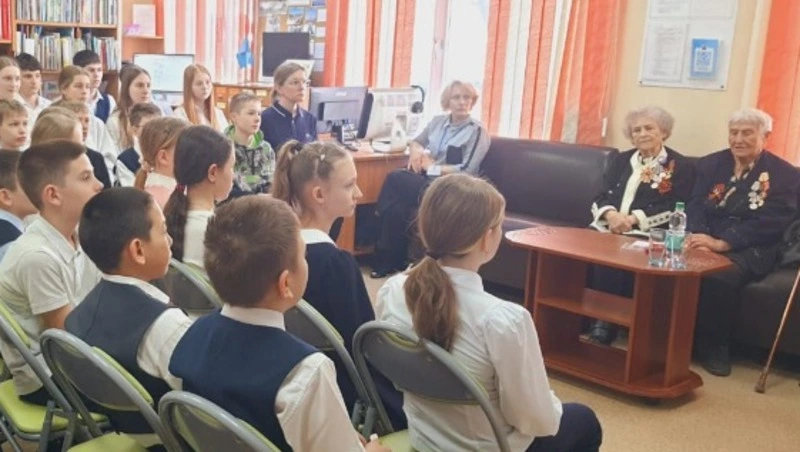 Истории, рассказанные сердцем: в Корсакове прошел патриотический урок
