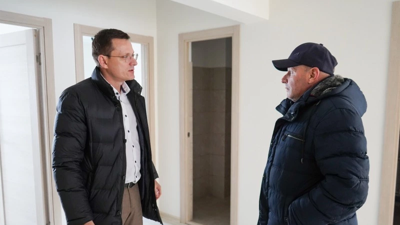 Жители Корсакова осмотрели свои будущие квартиры