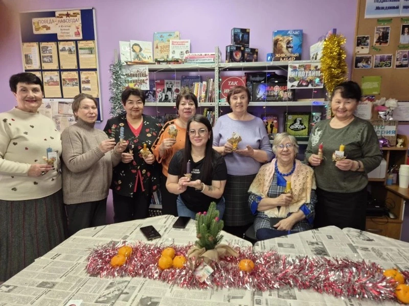 Творческое Рождество: как библиотеки Корсакова подарили праздник старшему поколению
