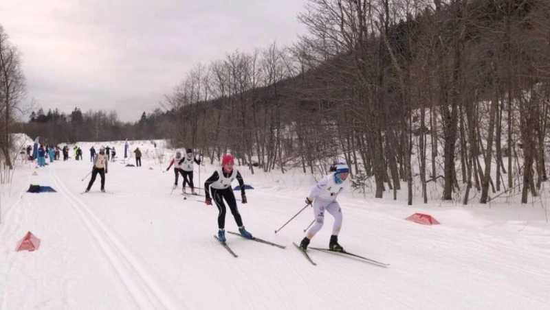 В Корсакове прошла лыжная эстафета
