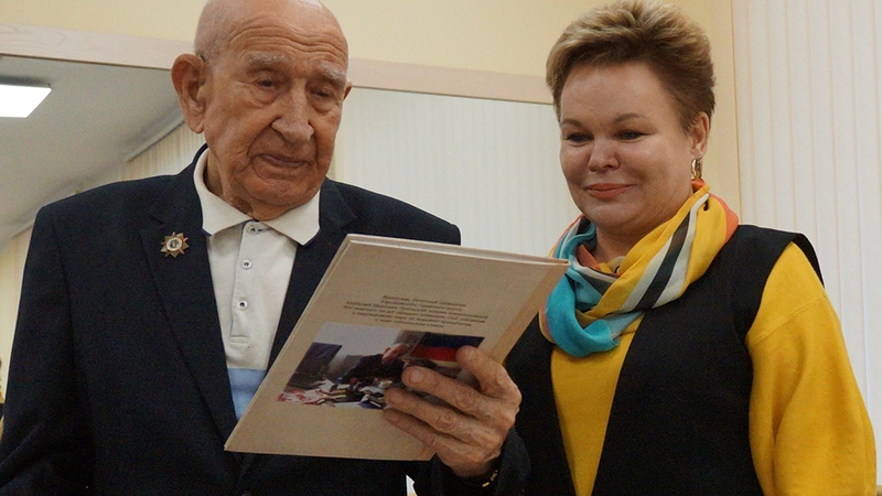 «Любимый город мой рябин и тополей»