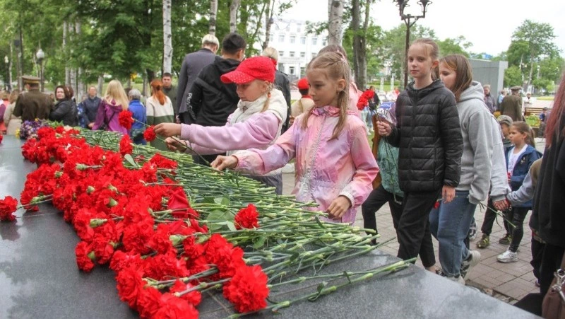 Мы памятью нашей сильны!