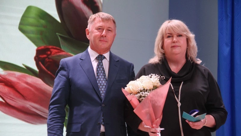 Директору ДШИ присвоили звание «Заслуженный работник культуры Сахалинской области»