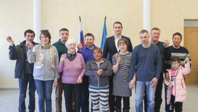 Еще восемь корсаковцев отмечают новоселье