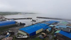В Северо-Курильске начали обследование зданий после землетрясения и цунами