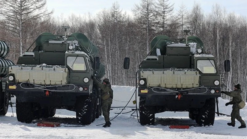 Расчеты С-400 отразили удар авиации условного противника на Сахалине