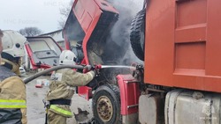 В Корсакове загорелся грузовой автомобиль