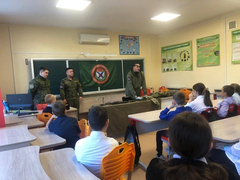 Школьники Чапаево освоили основы НВП