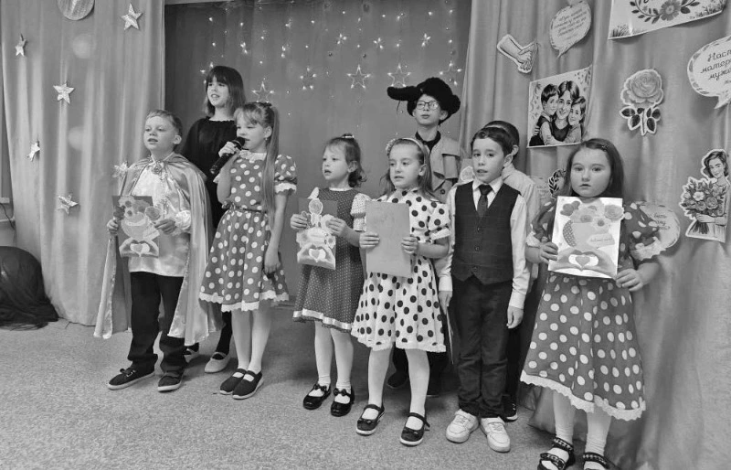 В сельском клубе Третьей Пади День матери отметили театрализованным концертом