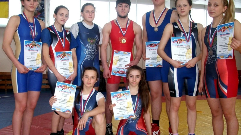 ПОБЕЖДАЛИ В УПОРНОЙ БОРЬБЕ