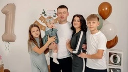 Дмитрий и Марина Дубиковы из Корсакова - счастливые многодетные родители