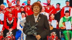 Дина Олифир получила звание «Заслуженный работник культуры Сахалинской области»