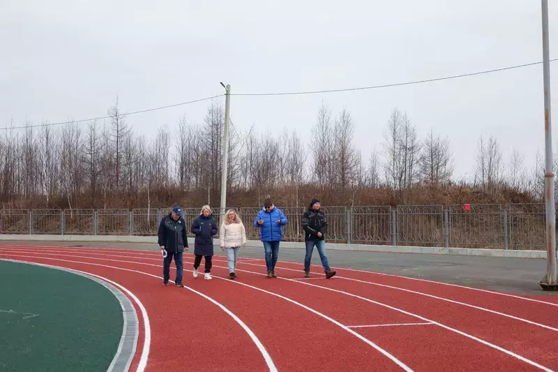 Наталия Куприна проверила качество ремонта на стадионе "Водник"