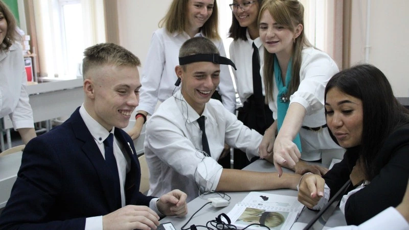 Новый образовательный центр «Точка роста» открыли в Корсакове⁣