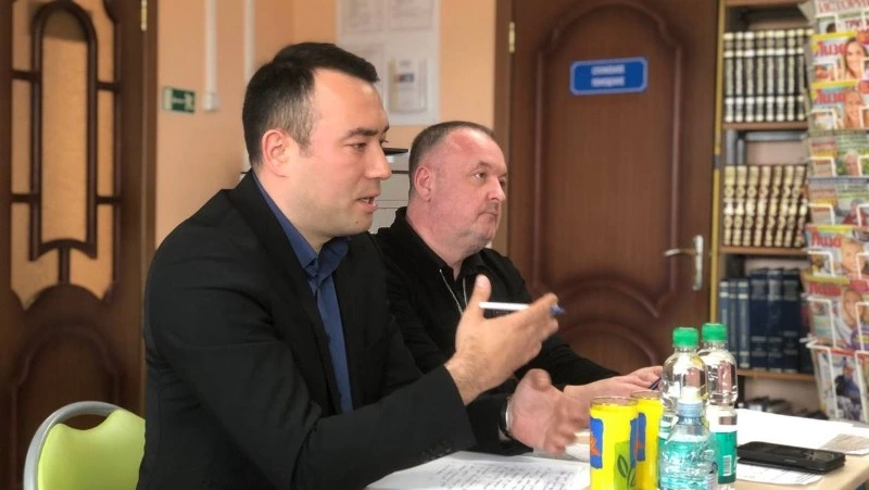 Депутаты Илья Логачёв и Дмитрий Силачёв провели совместный приём в Корсакове