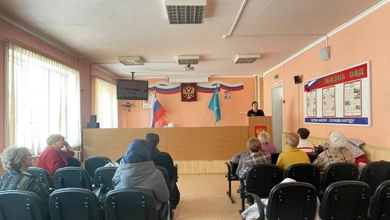 Полиция Корсакова дала рекомендации пенсионерам, как уберечься от мошенников