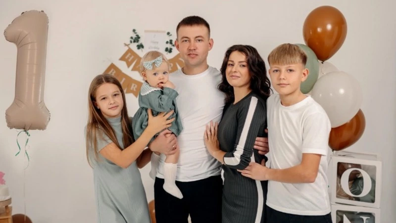 Дмитрий и Марина Дубиковы из Корсакова - счастливые многодетные родители