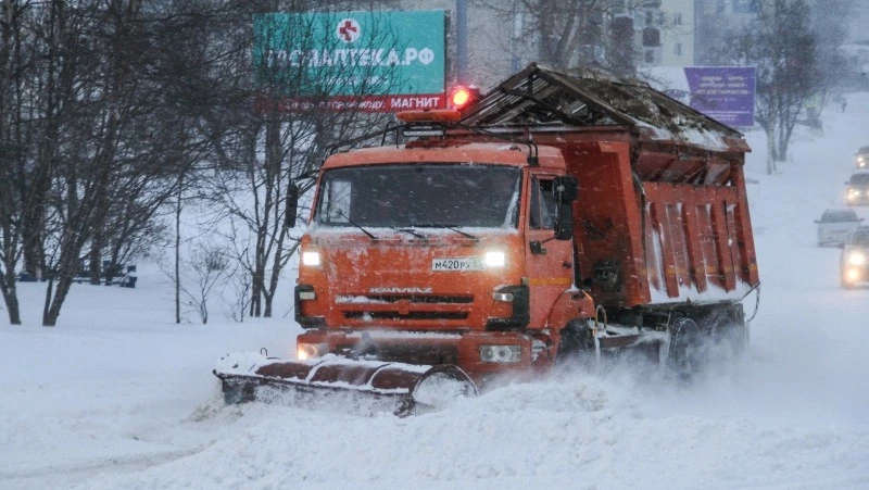 Опять метель