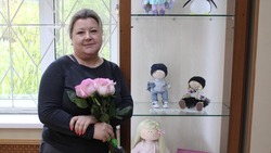 Выставка текстильных кукол Юлии Кудрявцевой открылась в Корсаковском музее