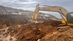 Валерий Лимаренко взял под личный контроль ситуацию с размытой дорогой в Томаринском районе