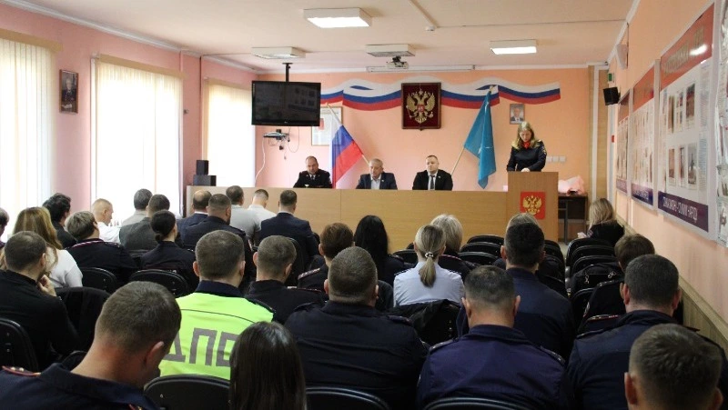 Работников уголовного розыска поздравили с профессиональным праздником в Корсакове