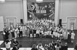 Корсаковские вокалисты триумфально выступили на областном фестивале «Дети XXI века»