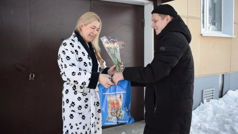 Матерей, жен и дочерей участников СВО поздравили с 8 Марта