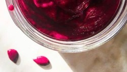 Зелёный шёлк и красный бархат: как приготовить полезные смузи для очищения организма