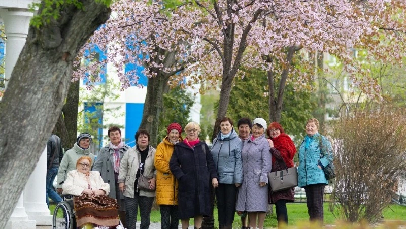Участницы клуба «Бархатный сезон» полюбовались сакурой в Южно-Сахалинске