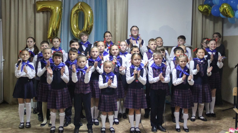 С праздником, родная школа!