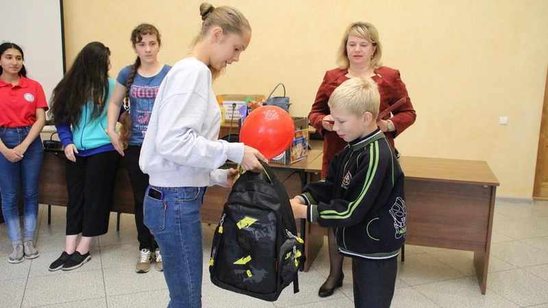 Помогли собраться в школу