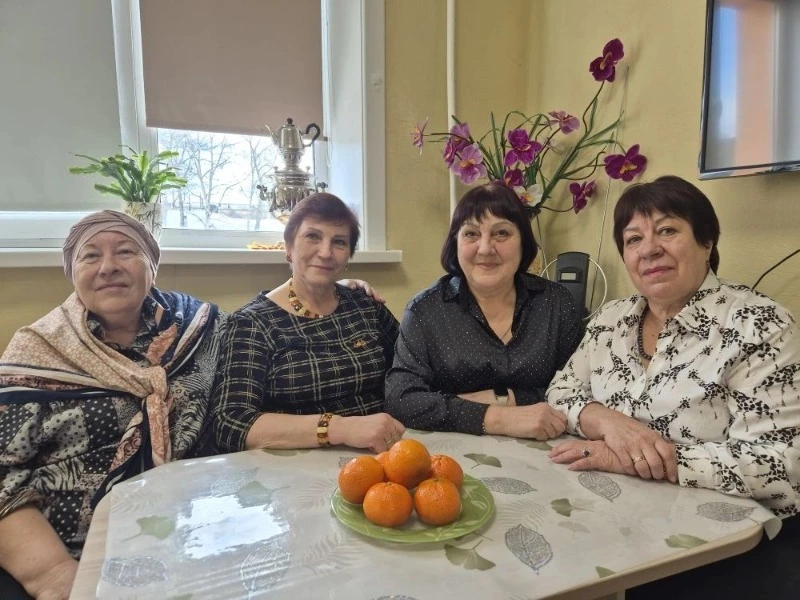 В клубе «Бархатный сезон»  поздравили активисток волонтерского движения 