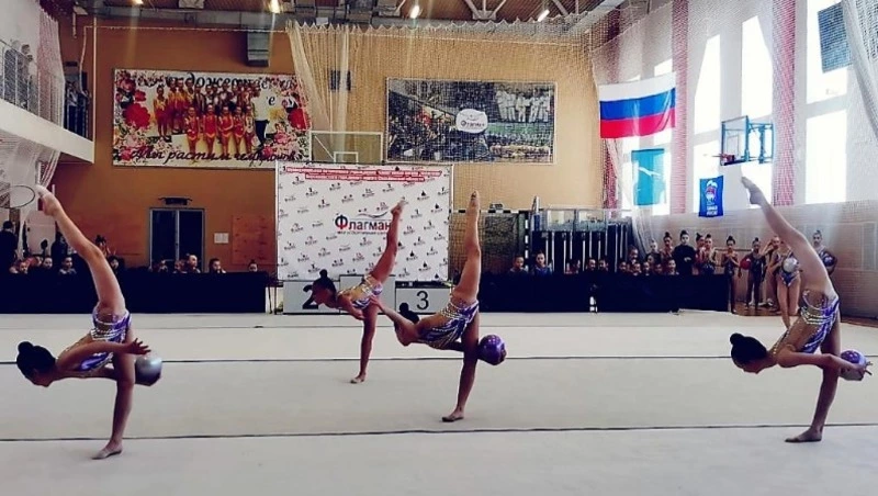 Воспитанницы спортшколы «Флагман» стали участниками первенства «Хрустальные капельки»