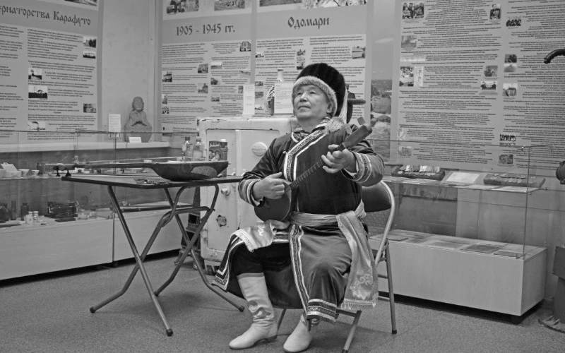 Встреча с мастером горлового пения из Алтая состоялась в Корсаковском музее