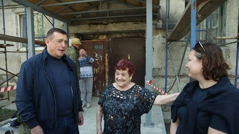 Корсаковский район в лидерах по капитальному ремонту жилых домов